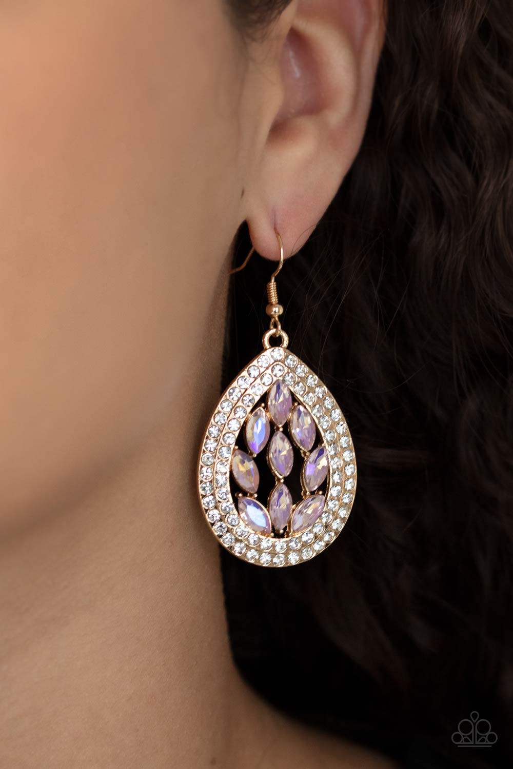 Encased Elegance - Gold A631