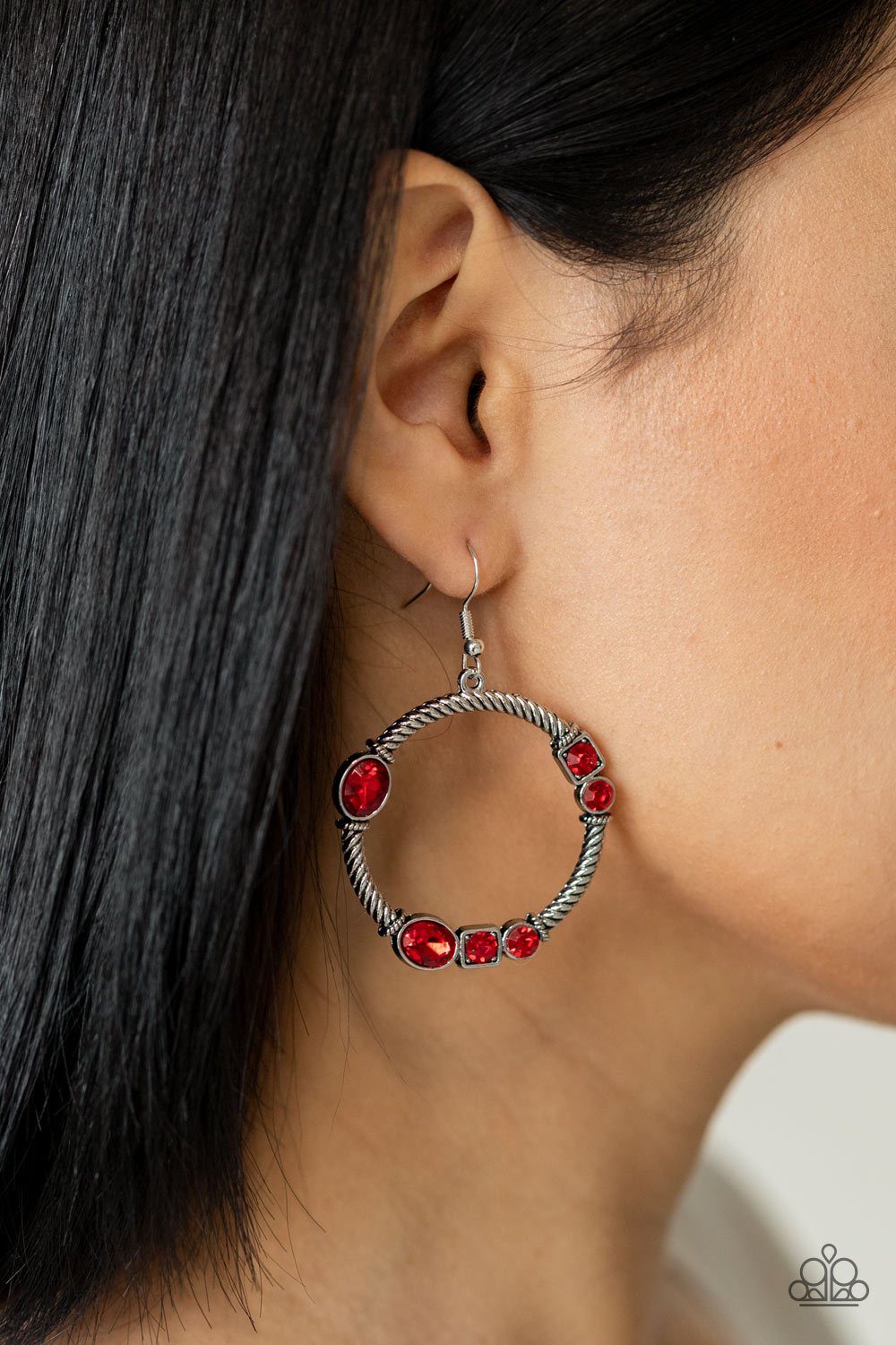 Glamorous Garland - Red A663