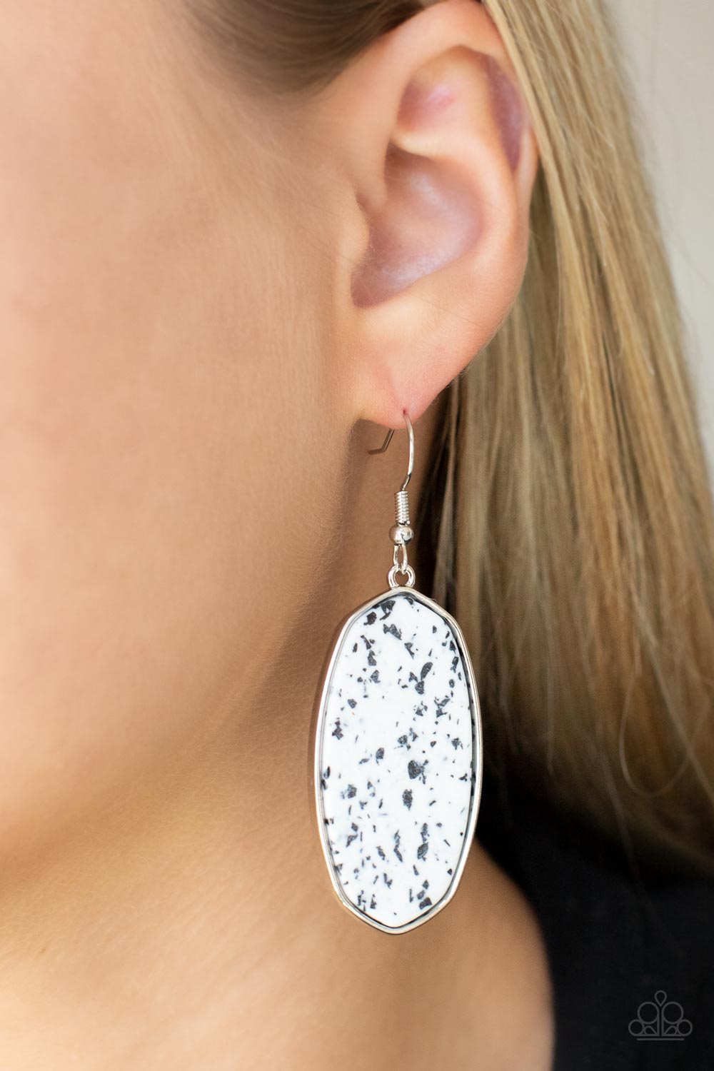 Stone Sculptures - White 672