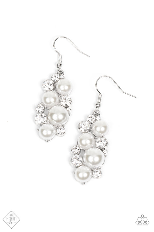 Fond of Baubles - White 652