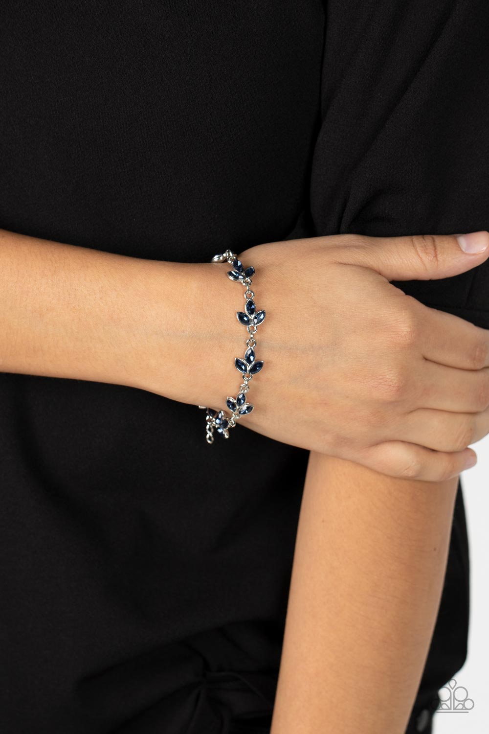 Gala Garland - Blue 403
