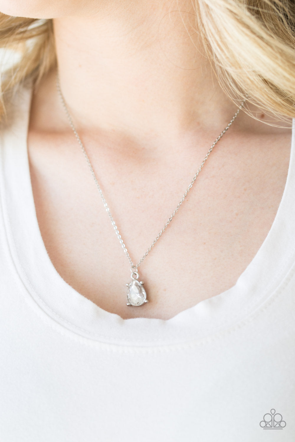 Classy Classicist - White V245