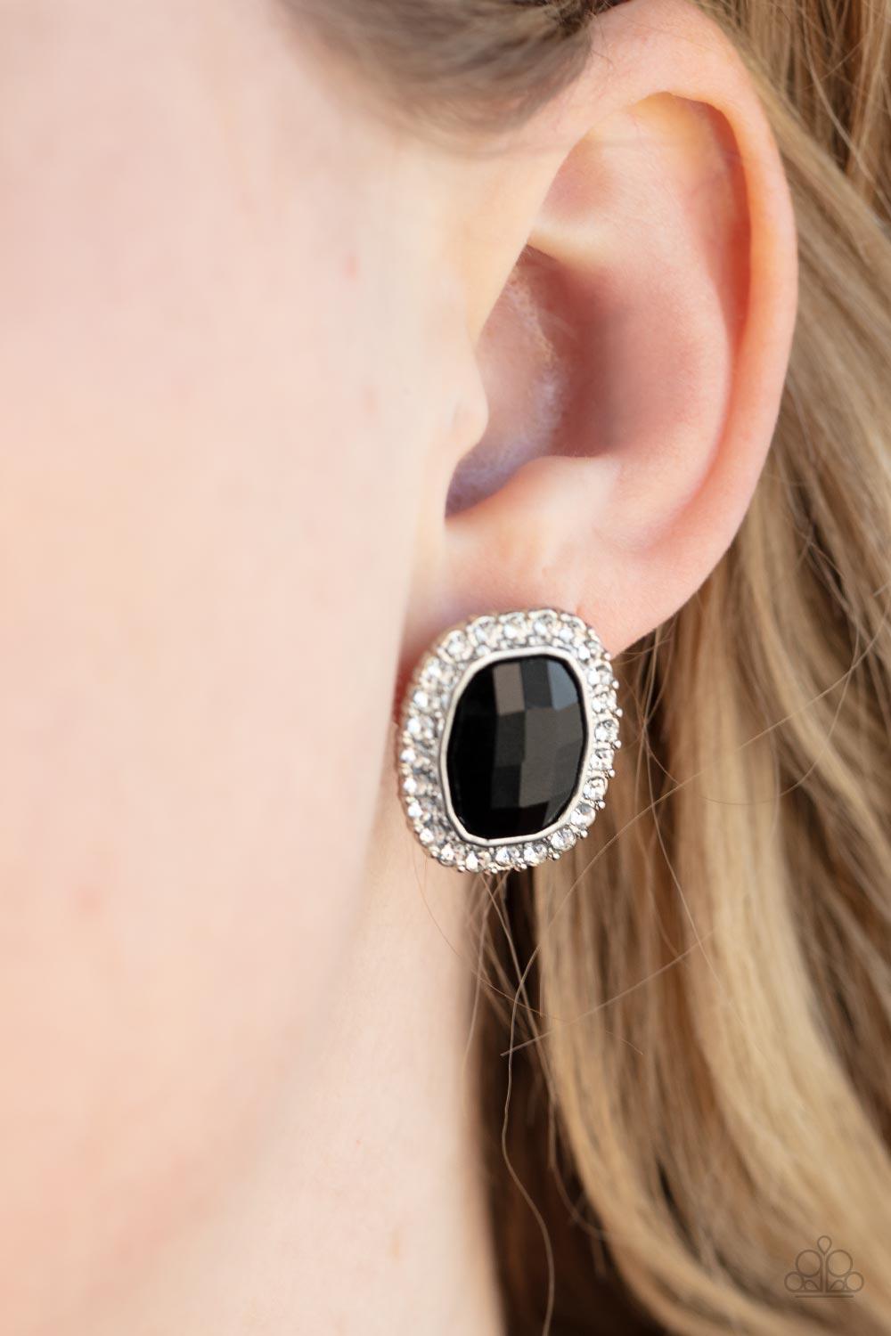 The Modern Monroe - Black A615