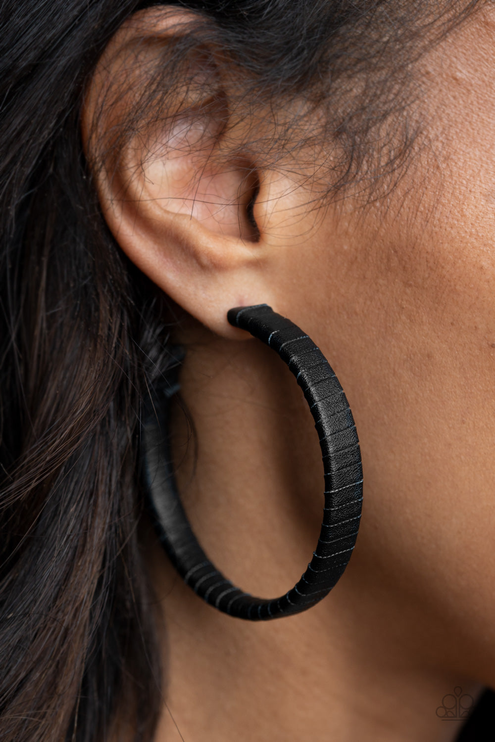 Leather-Clad Legend - Black A762