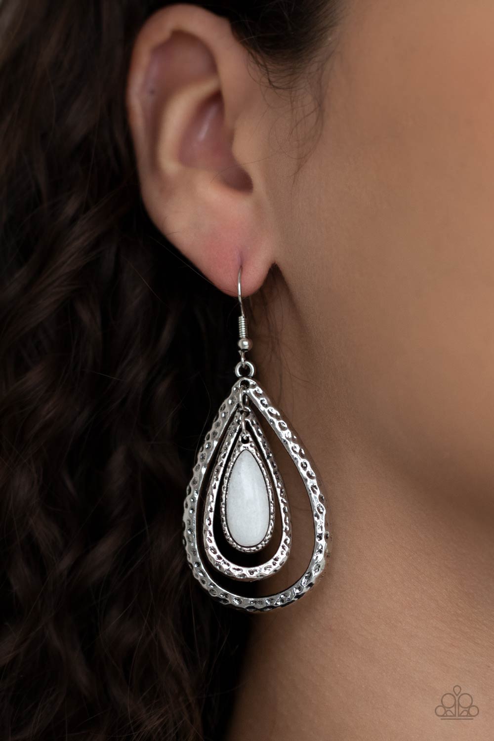 Teardrop Torrent - White A611