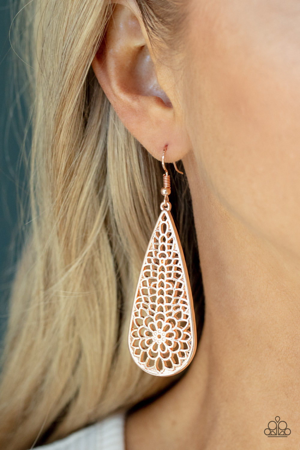 Posy Pasture - Rose Gold 643