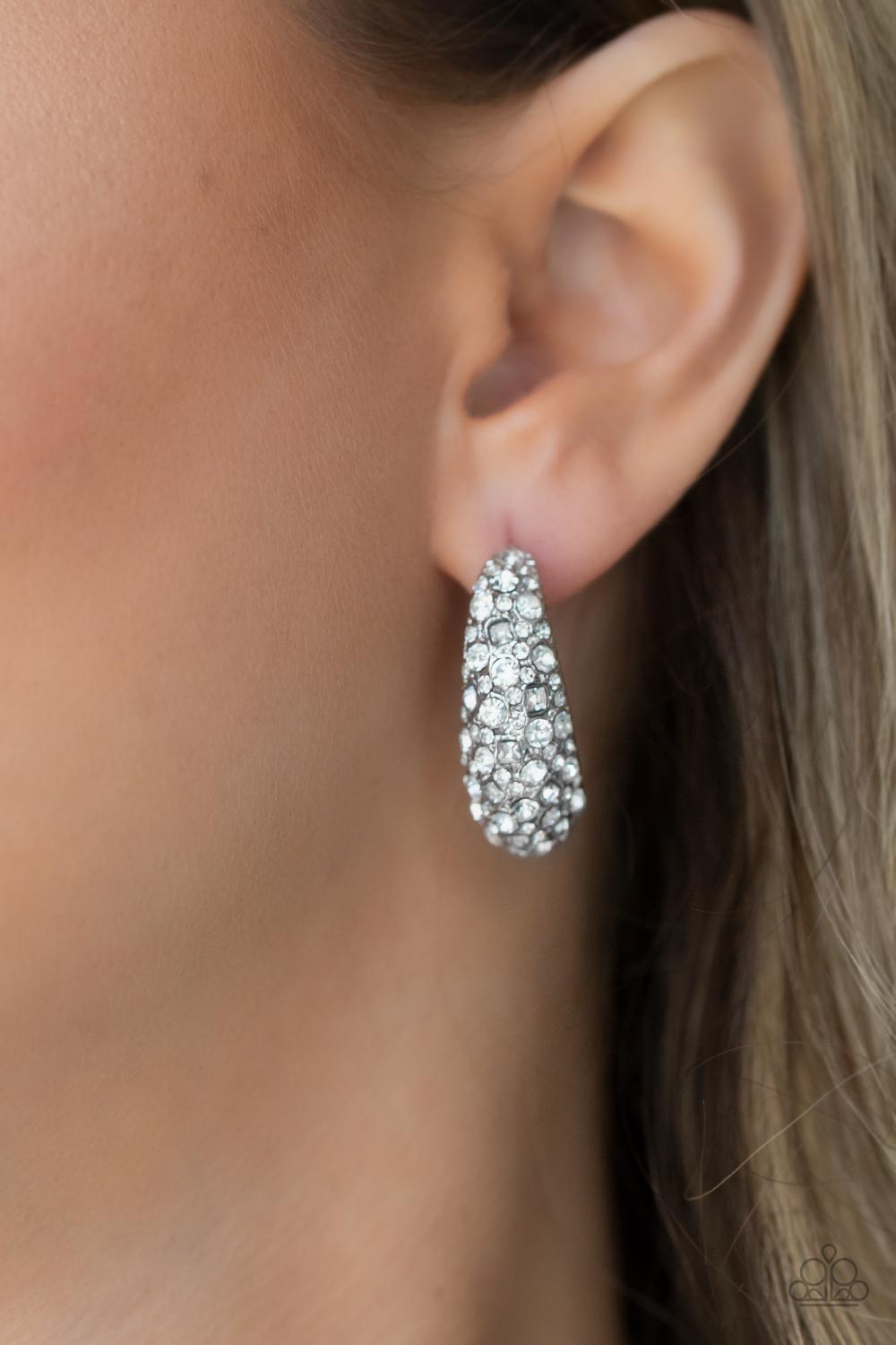 Glamorously Glimmering - White 795